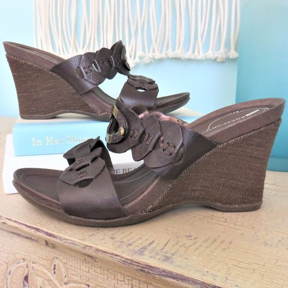 Brown Leather Wedge Summer Sandals by Rockport with Dynamic Suspension..…225 - Picture 3 of 9